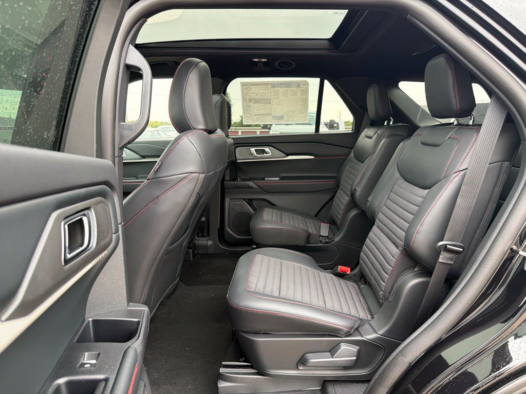 New 2026 Ford Explorer ST-Line w/ ST-Line Street Pack AWD/4WD image 21