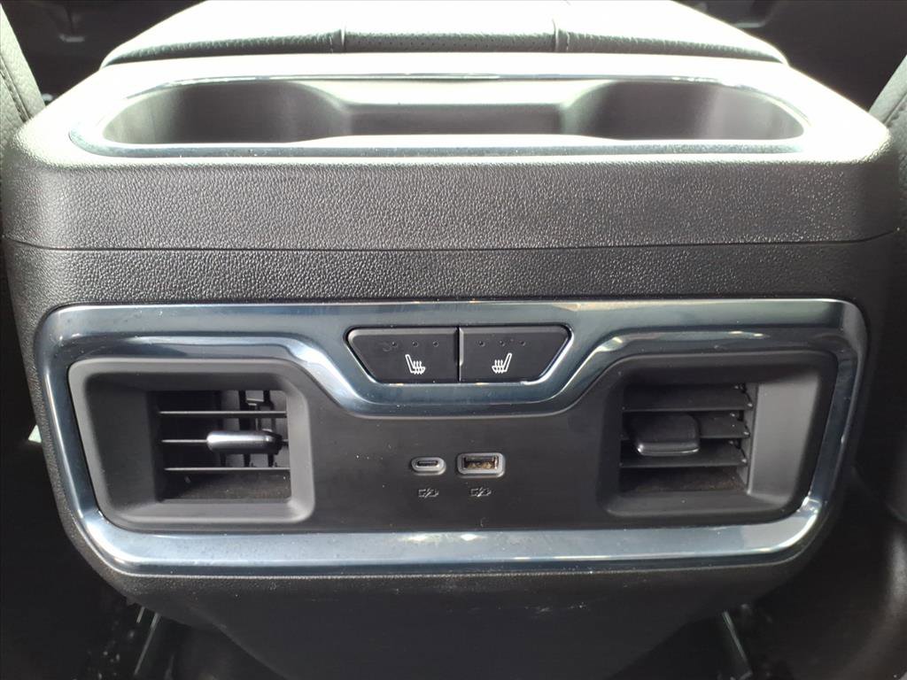 Used 2025 GMC Sierra 3500 Denali w/ Denali Reserve Package image 28