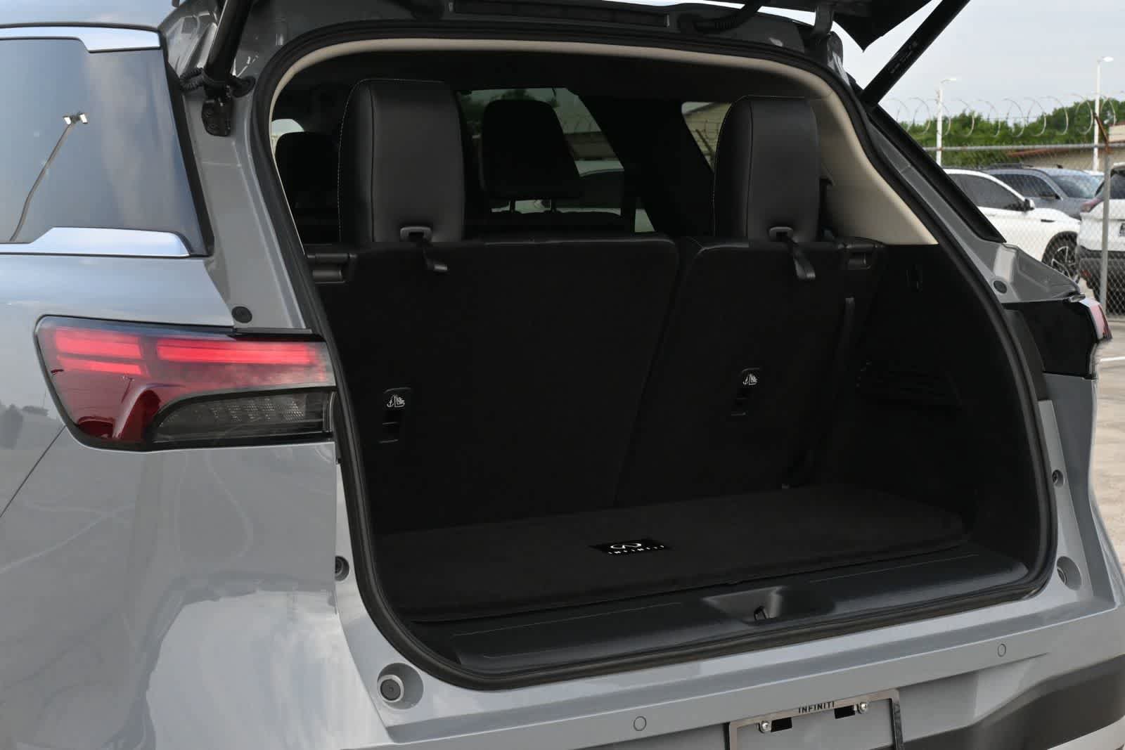 Used 2026 INFINITI QX60 Luxe w/ Cargo Package FWD image 21