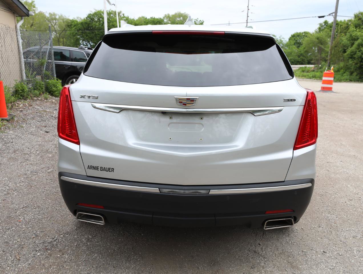 Used 2017 Cadillac XT5 Luxury w/ LPO, Wheel Lock Package FWD image 7