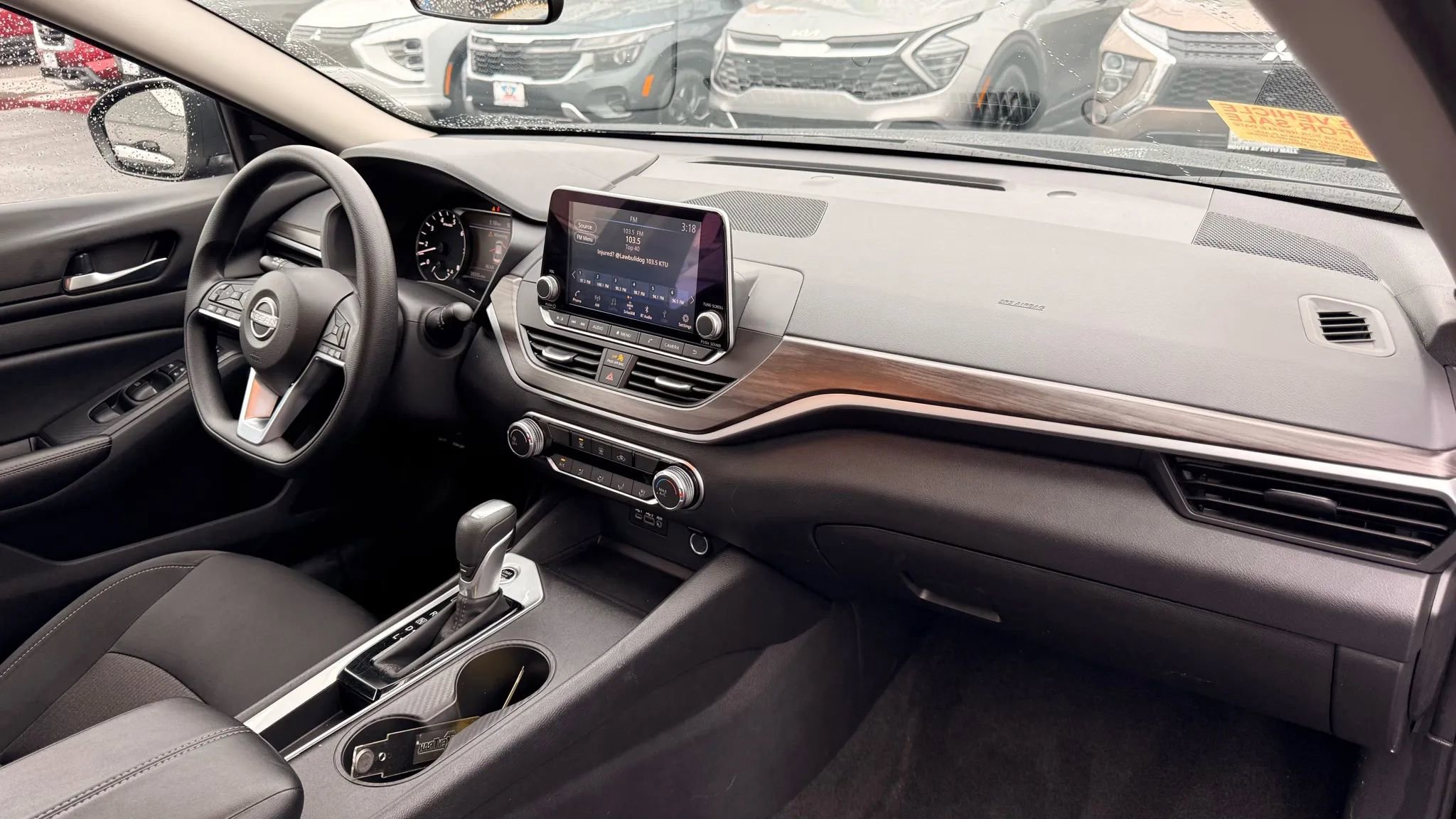 Used 2025 Nissan Altima 2.5 SV image 16