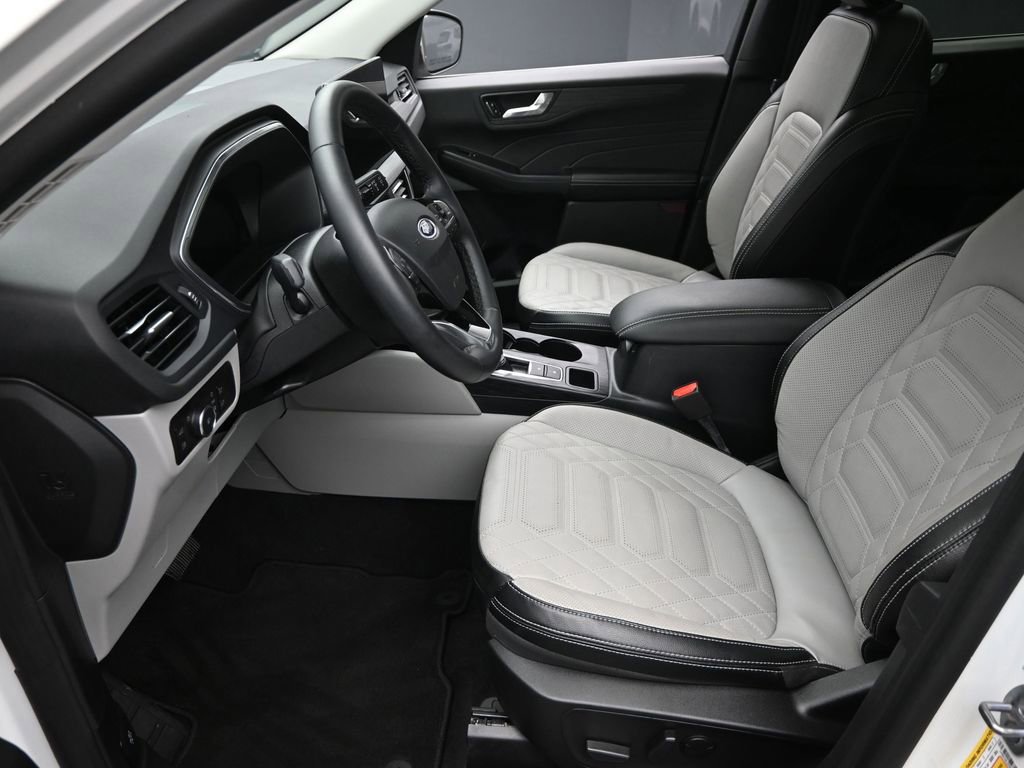 Used 2023 Ford Escape Platinum w/ Premium Technology Package image 17
