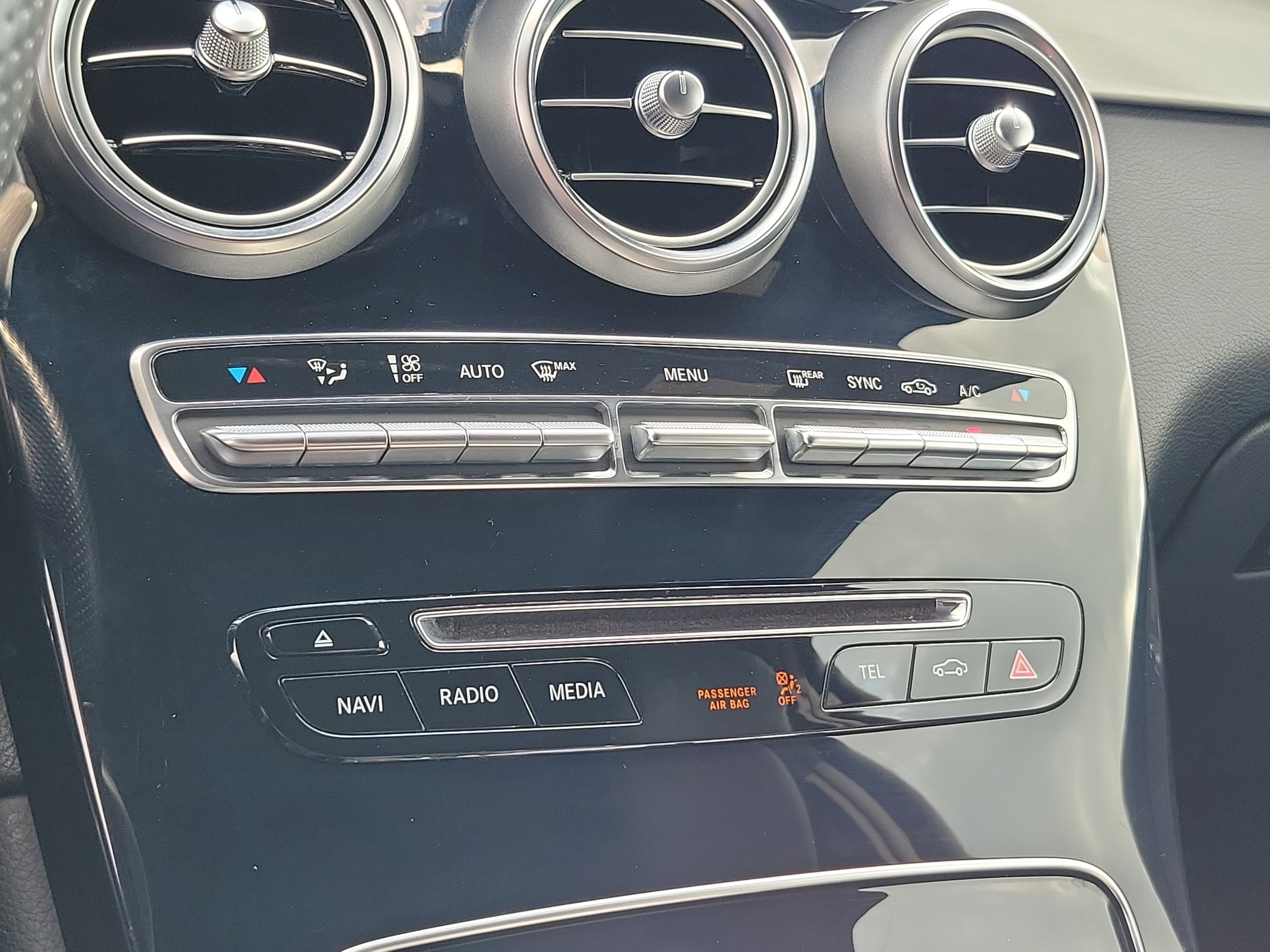 Used 2017 Mercedes-Benz GLC 300 4MATIC image 25