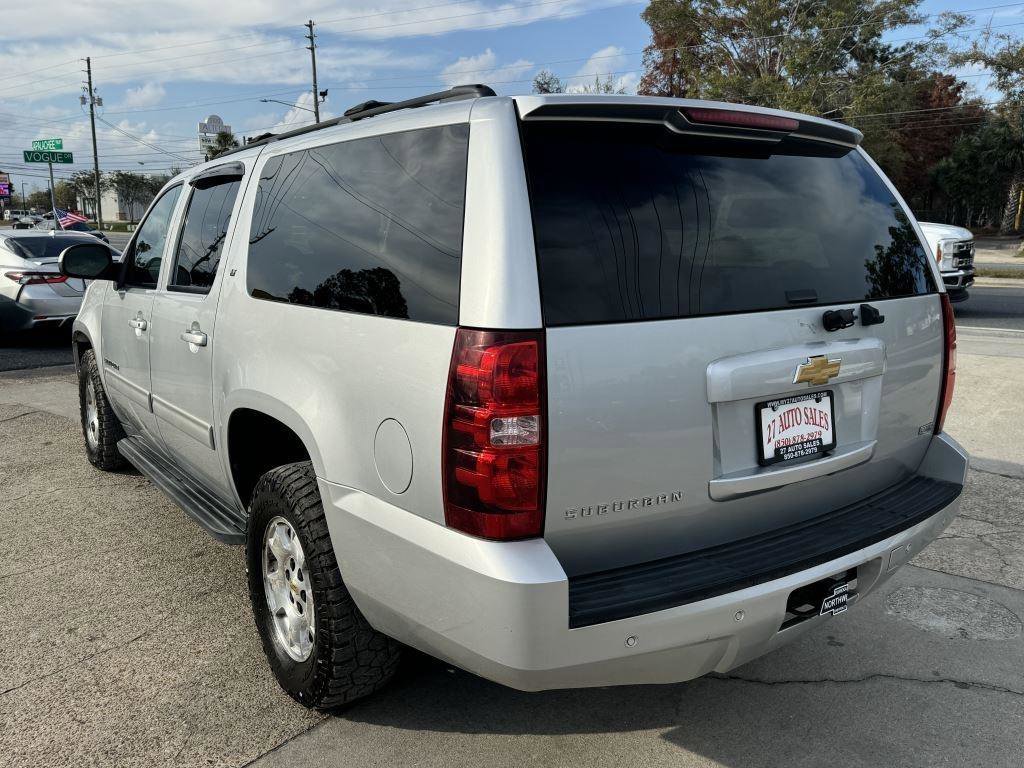 Used 2012 Chevrolet Suburban LT w/ Luxury Package AWD/4WD image 7