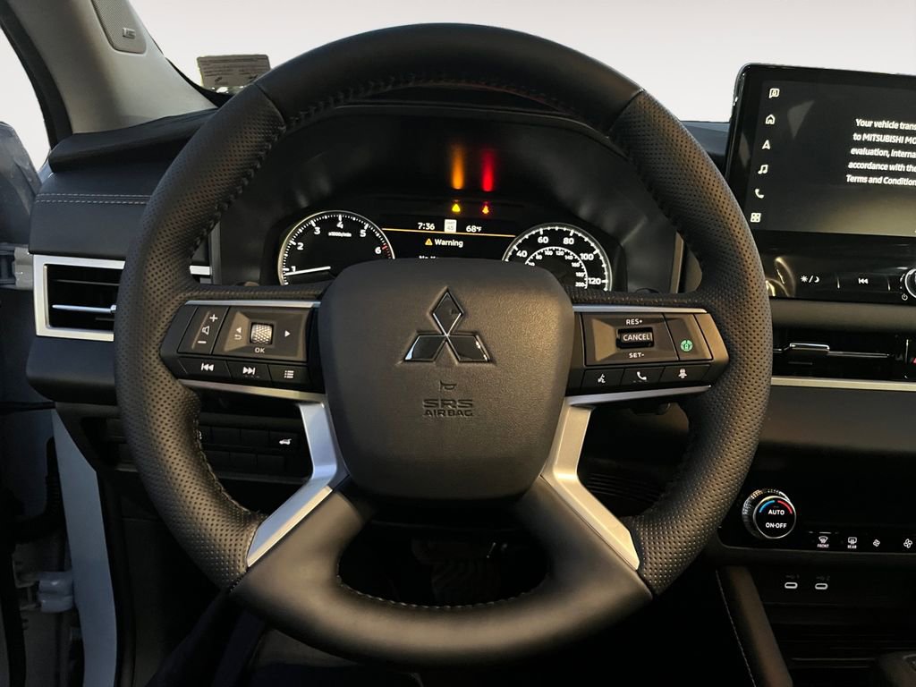 New 2026 Mitsubishi Outlander SE image 12