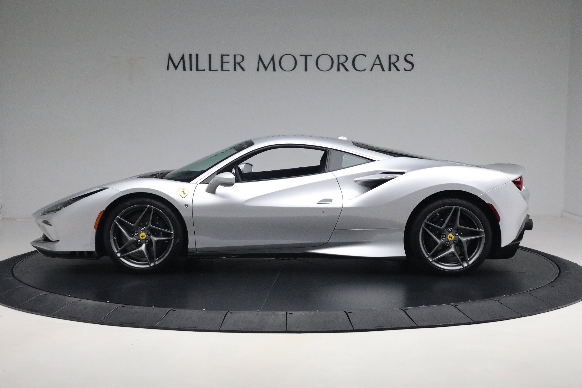 Certified 2022 Ferrari F8 Tributo image 4