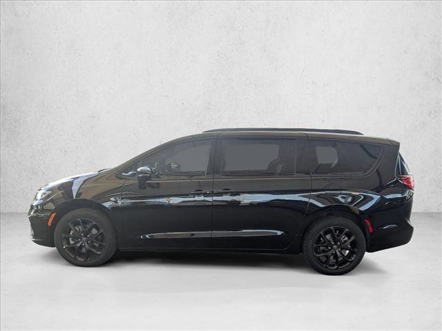 New 2026 Chrysler Pacifica Limited w/ S Appearance Package image 5