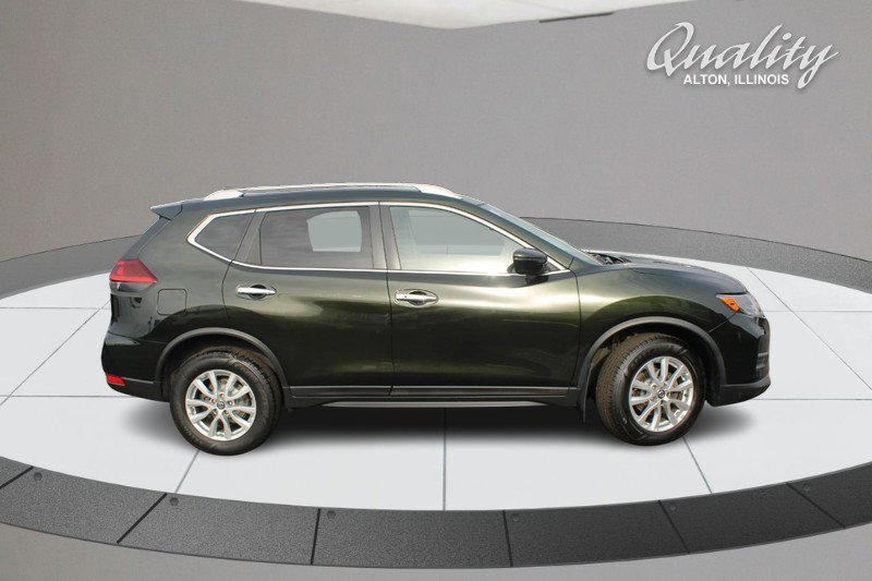Used 2020 Nissan Rogue SV image 3