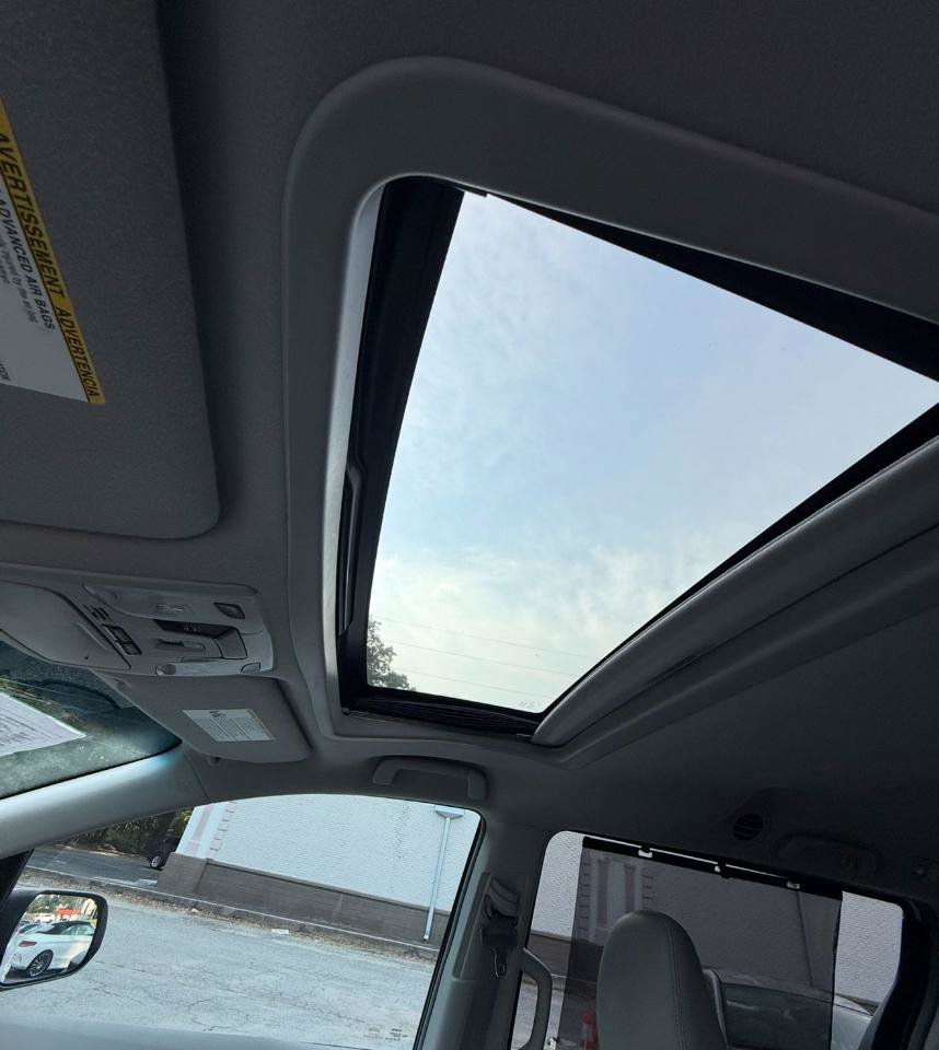 Used 2013 Toyota Sienna XLE FWD image 31