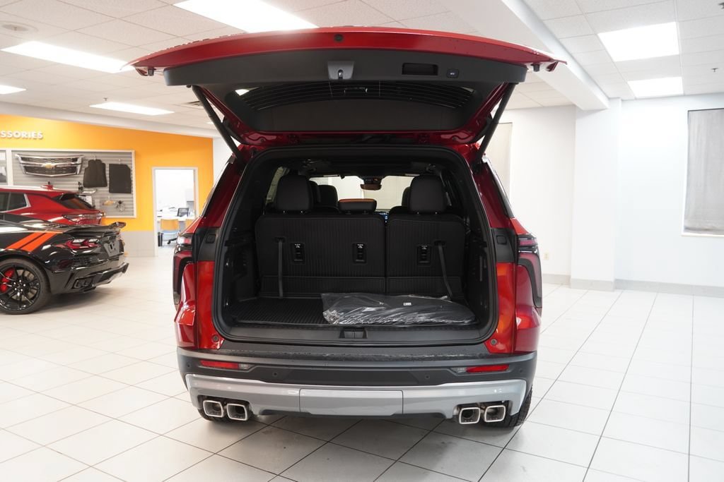 New 2027 Chevrolet Traverse Z71 w/ Enhanced Driving Package AWD/4WD image 9