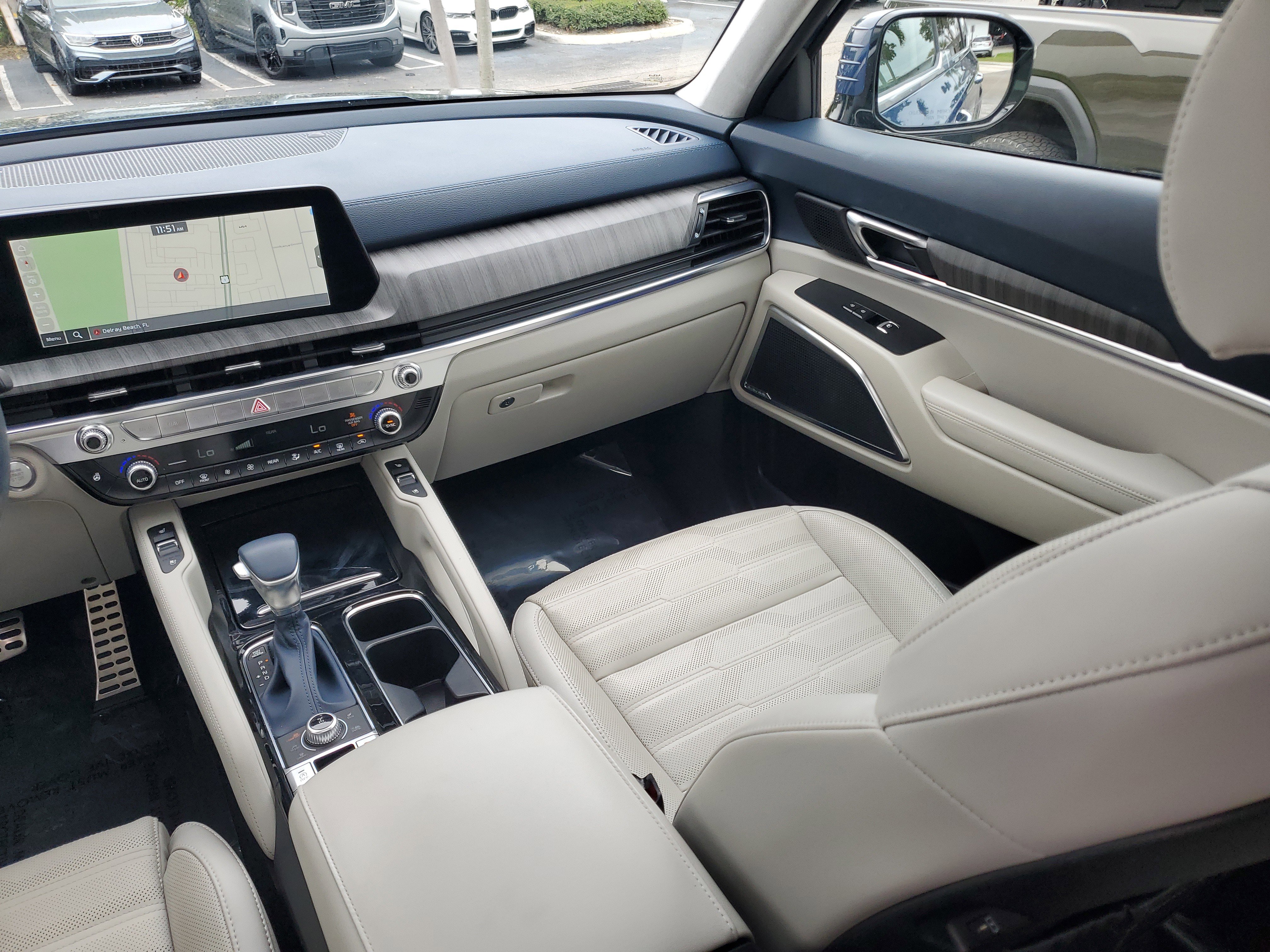 Used 2024 Kia Telluride SX Prestige w/ Towing Package image 19