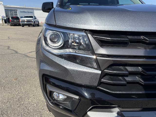 Used 2021 Chevrolet Colorado Z71 w/ Safety Package AWD/4WD image 9