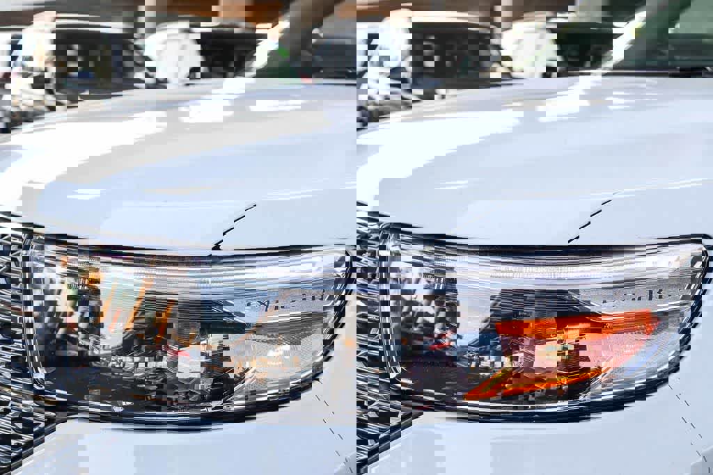 Used 2023 Ford Explorer Limited w/ Equipment Group 301A image 7