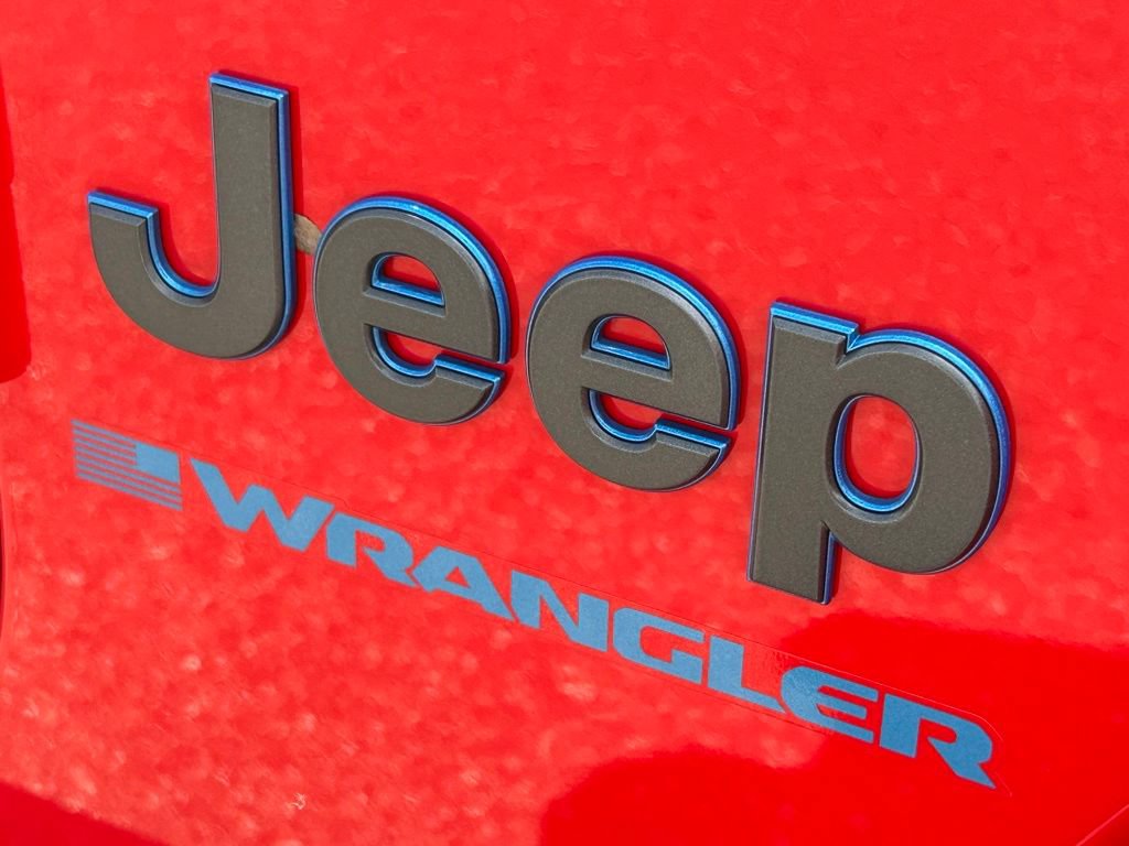Used 2025 Jeep Wrangler Unlimited Sahara AWD/4WD image 38