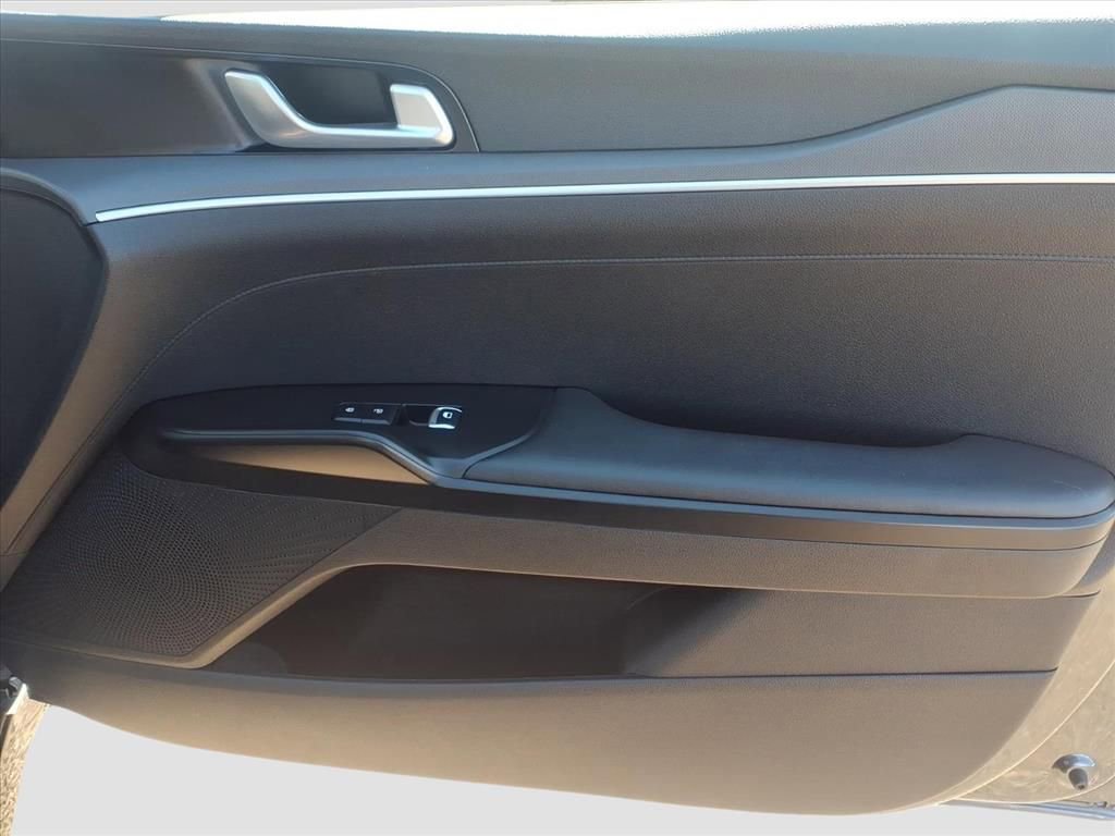 Used 2023 Kia K5 LXS image 10
