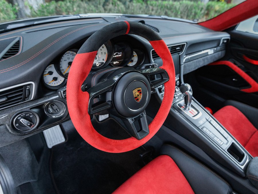 Used 2018 Porsche 911 GT2 RS image 15