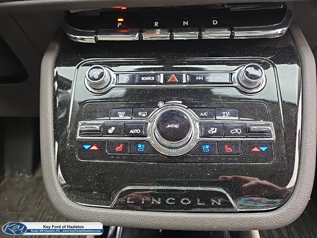 Used 2021 Lincoln Corsair AWD w/ Premium Package image 24