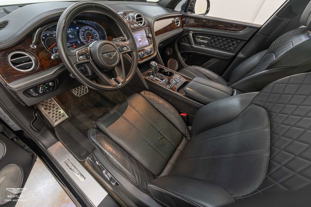 Used 2017 Bentley Bentayga AWD/4WD image 43