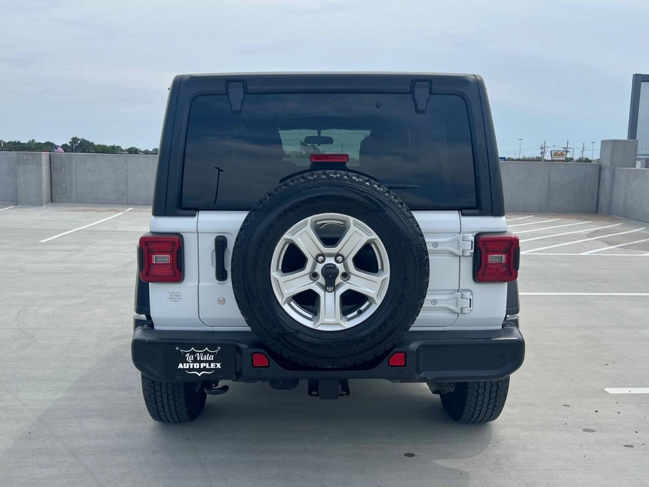 Used 2018 Jeep Wrangler Unlimited Sport S AWD/4WD image 8