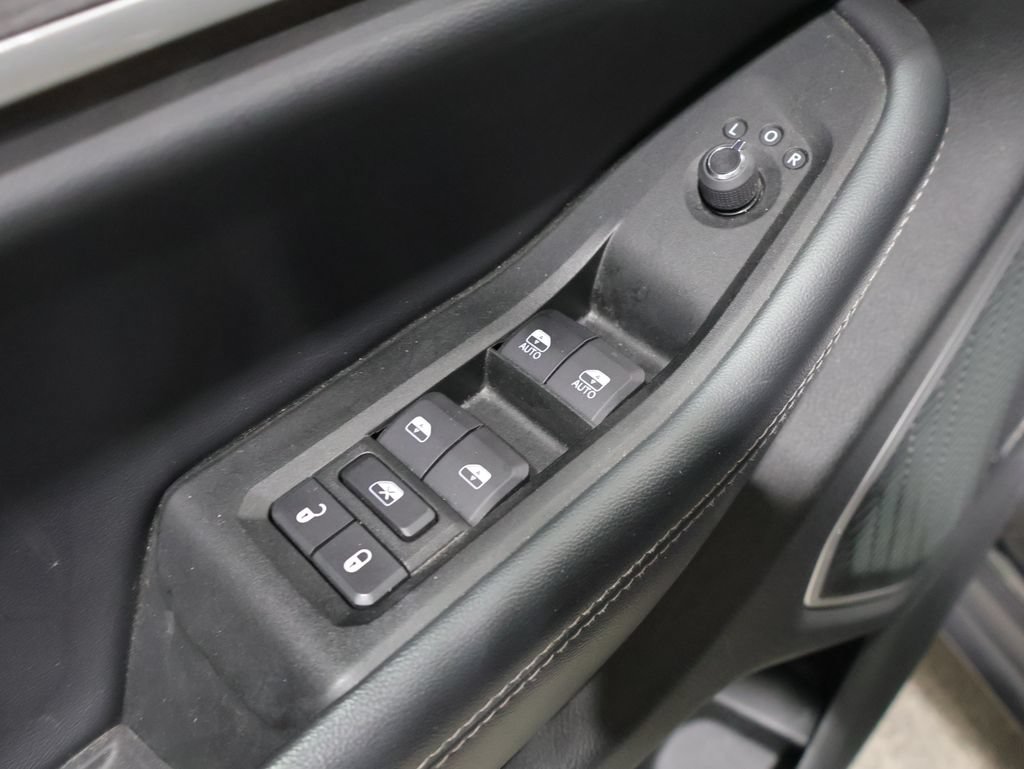 Certified 2021 Jeep Grand Cherokee L Limited w/ Luxury Tech Group II AWD/4WD image 15