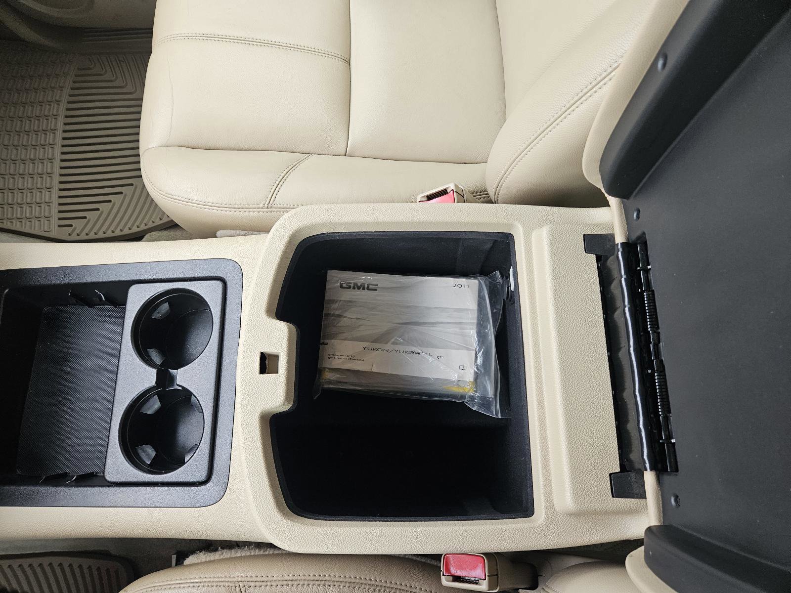 Used 2011 GMC Yukon SLT w/ SLT-2 Equipment Package image 14