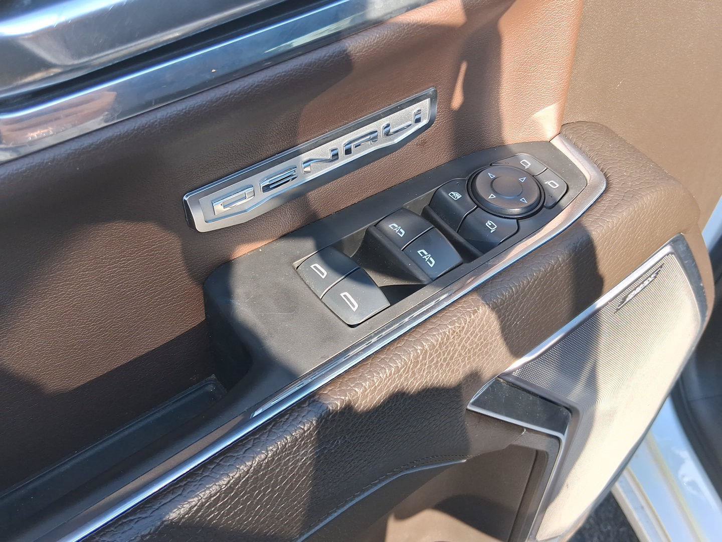 Used 2025 GMC Sierra 1500 Denali w/ Denali Reserve Package AWD/4WD image 7