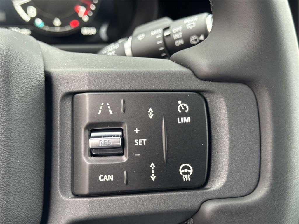 New 2026 Land Rover Defender 110 X-Dynamic SE image 27