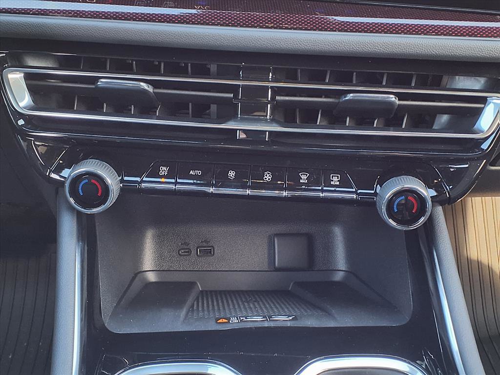 New 2026 Chevrolet Traverse RS w/ LPO, Floor Liner Package FWD image 10