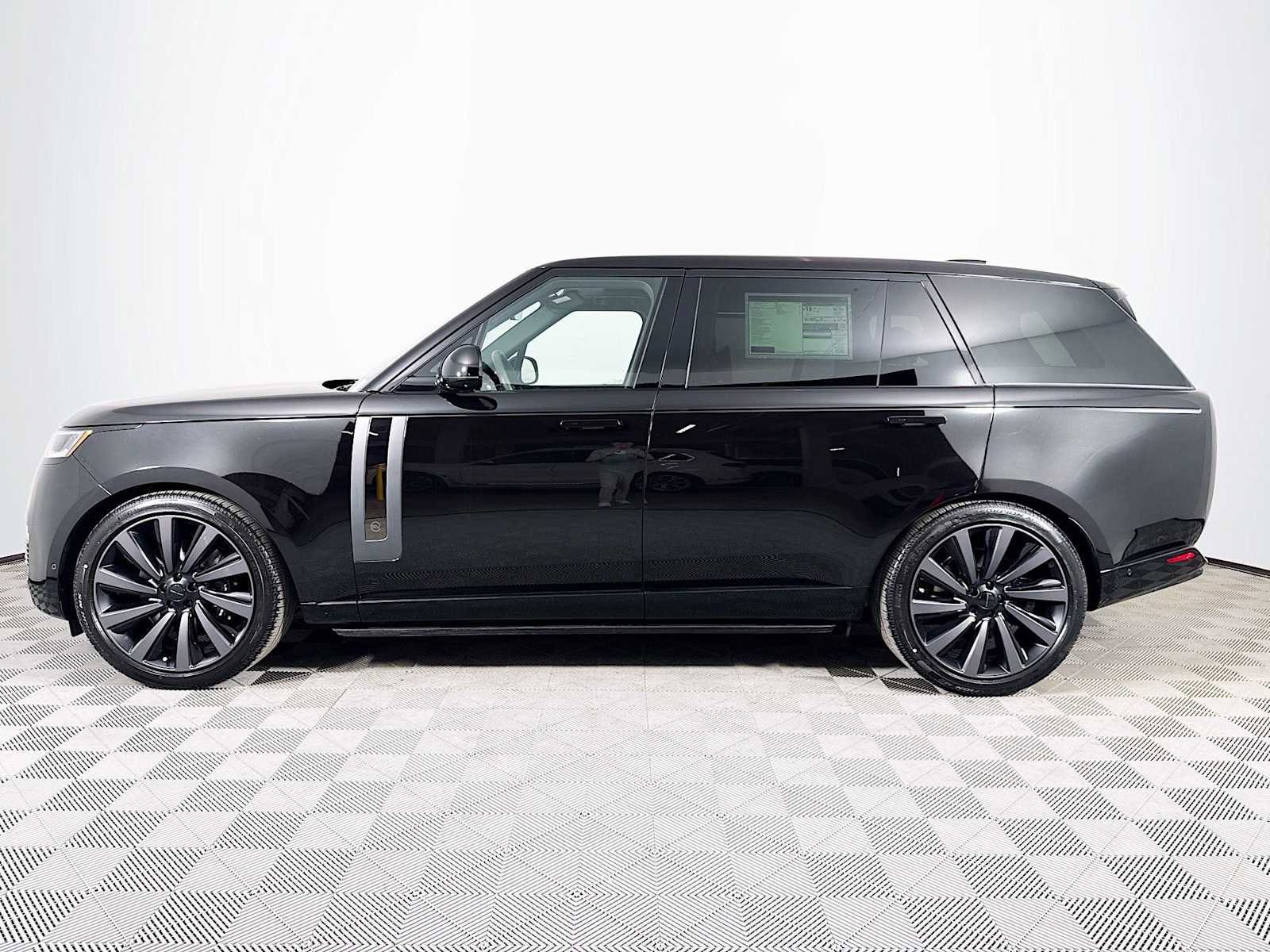 New 2026 Land Rover Range Rover SV image 8