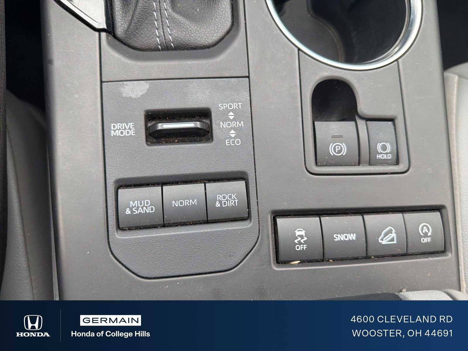 Used 2022 Toyota Highlander XLE AWD/4WD image 27