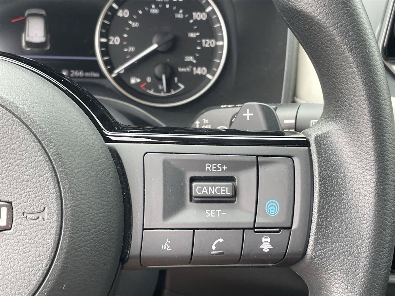 Used 2023 Nissan Rogue SV AWD/4WD image 19