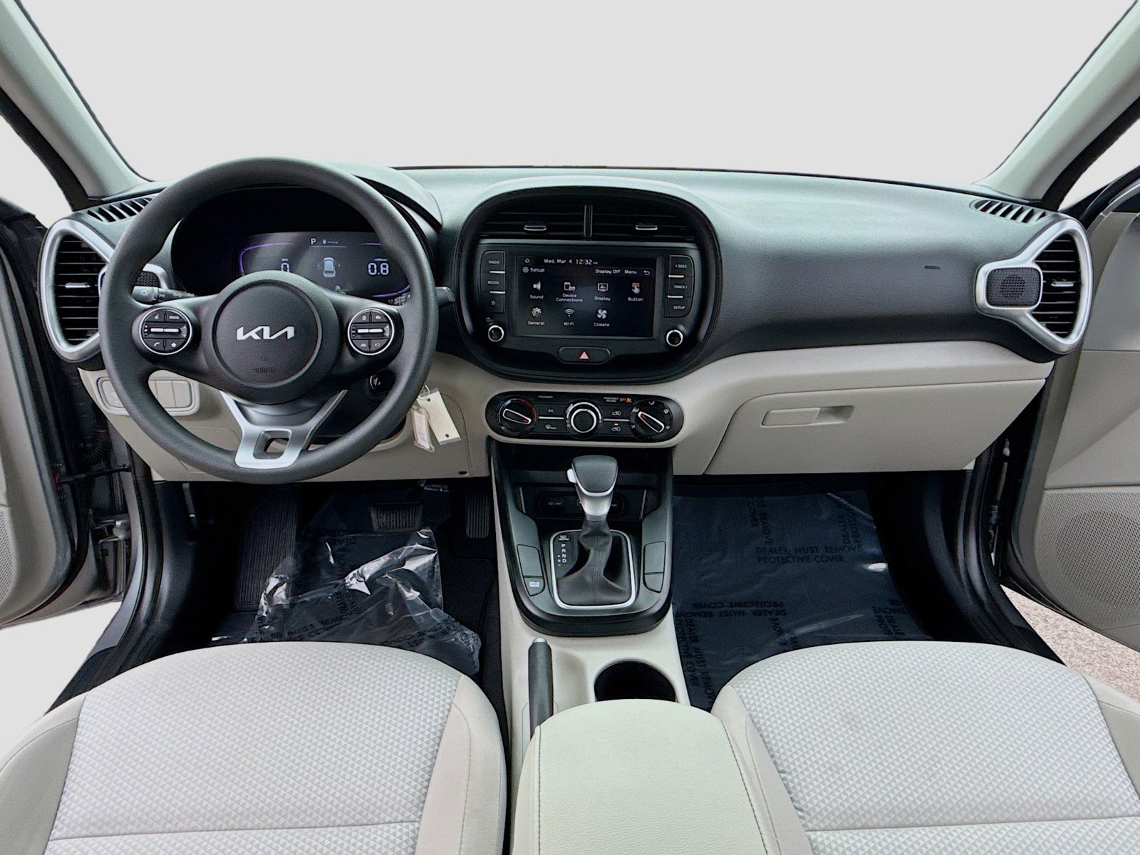 Used 2025 Kia Soul LX image 3