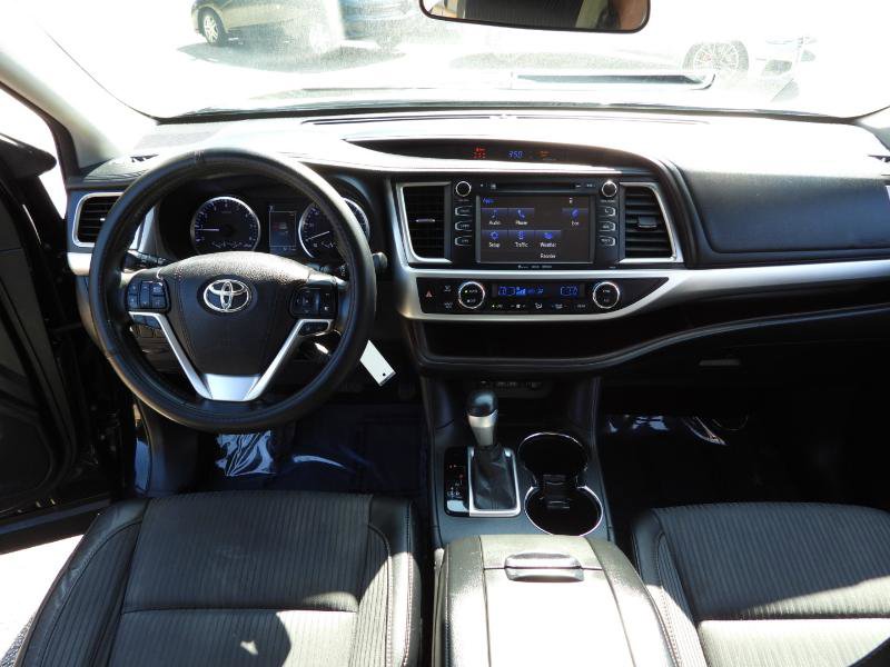 Used 2017 Toyota Highlander Plus image 40