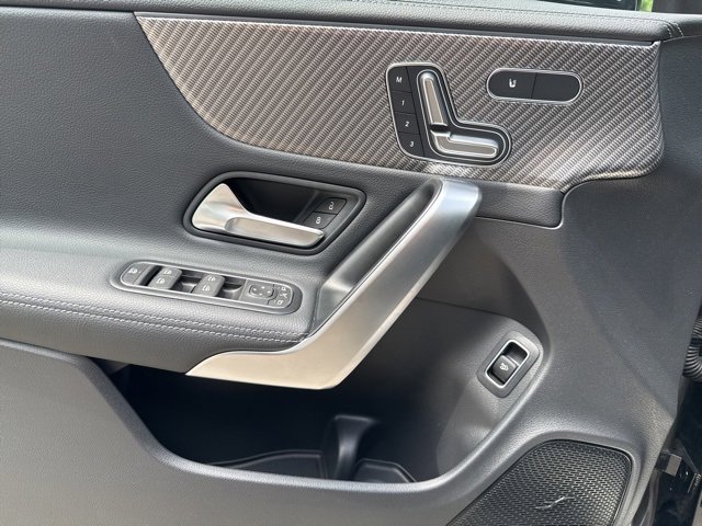 Used 2025 Mercedes-Benz CLA 250 4MATIC image 17