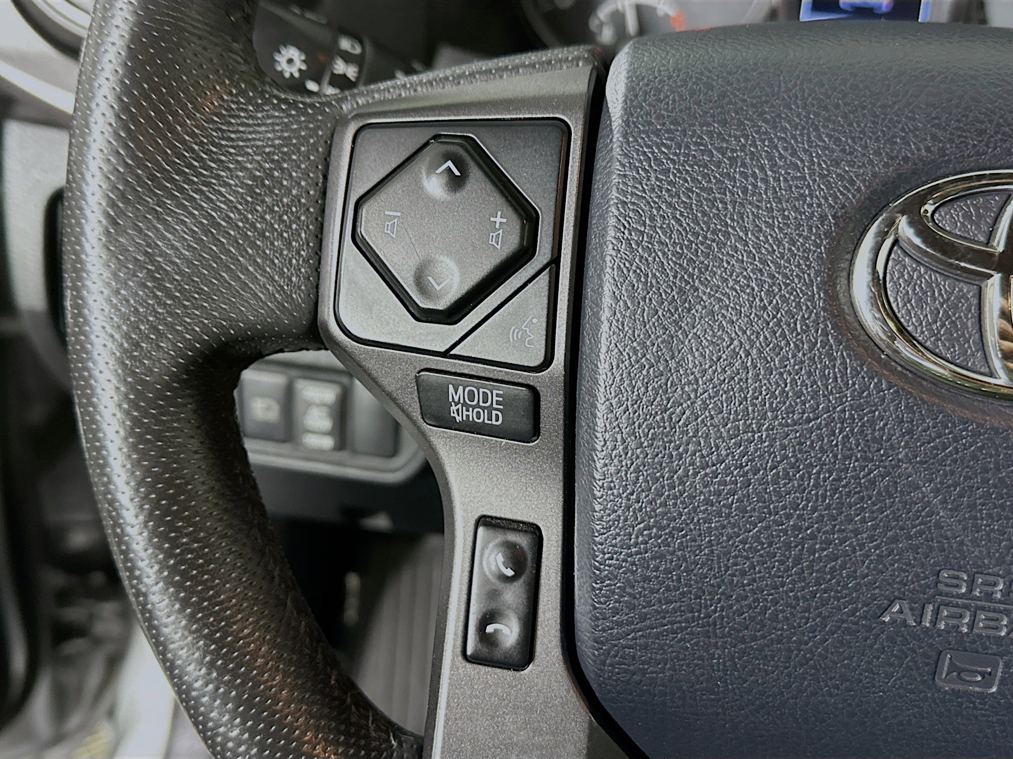 Used 2020 Toyota Tacoma TRD Off-Road w/ Technology Package image 16