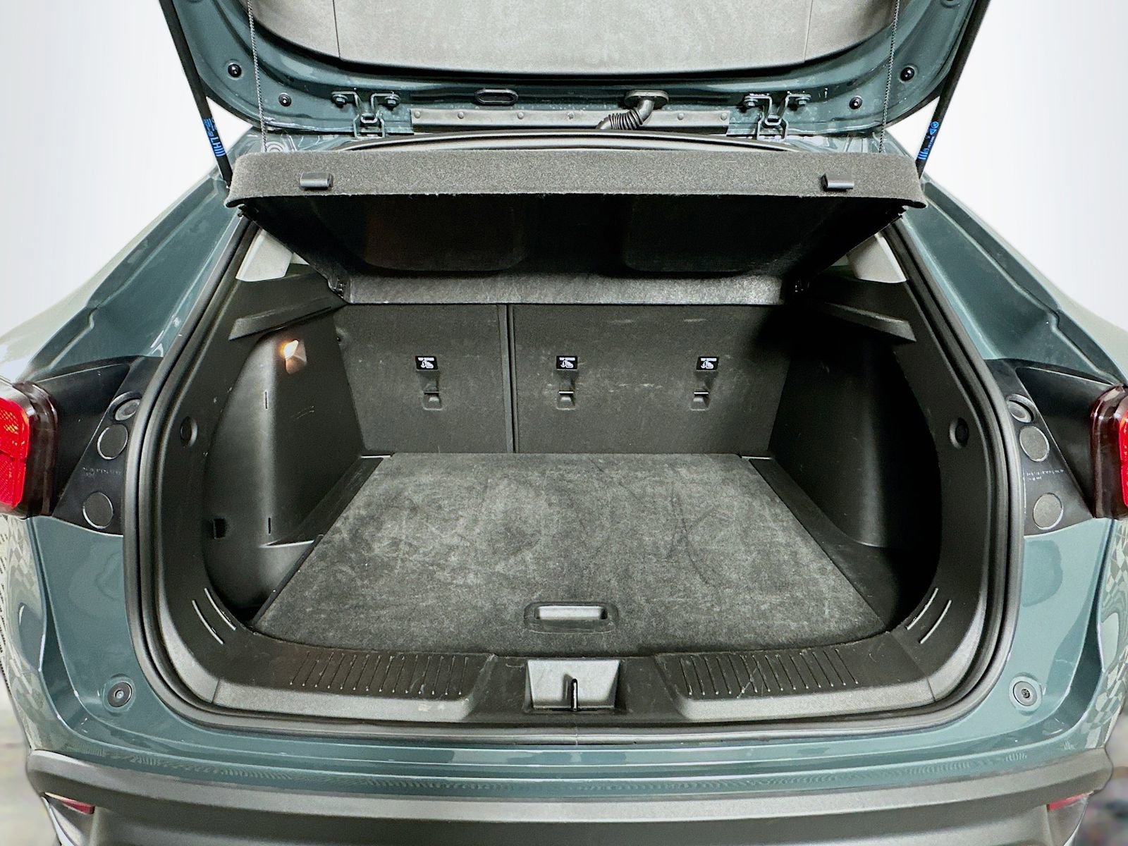 Used 2025 Chevrolet Trax LT w/ LT Convenience Package image 26