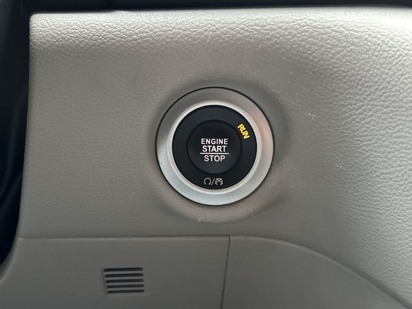 Certified 2020 Chrysler Voyager Lxi FWD image 27