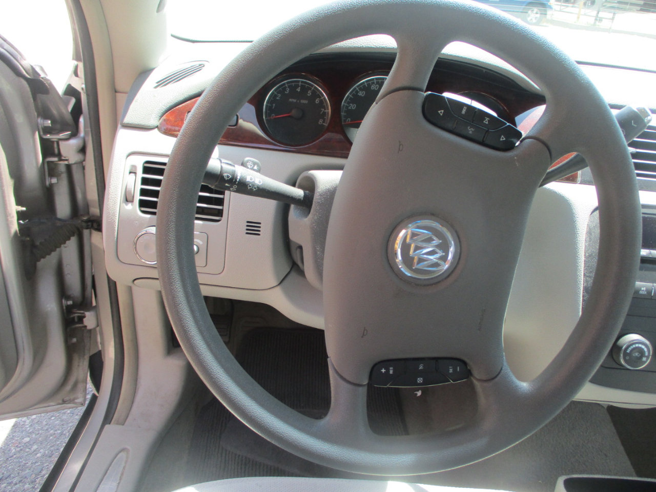 Used 2006 Buick Lucerne CX w/ Entertainment Package image 12