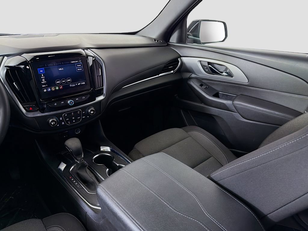 Used 2022 Chevrolet Traverse LT image 24