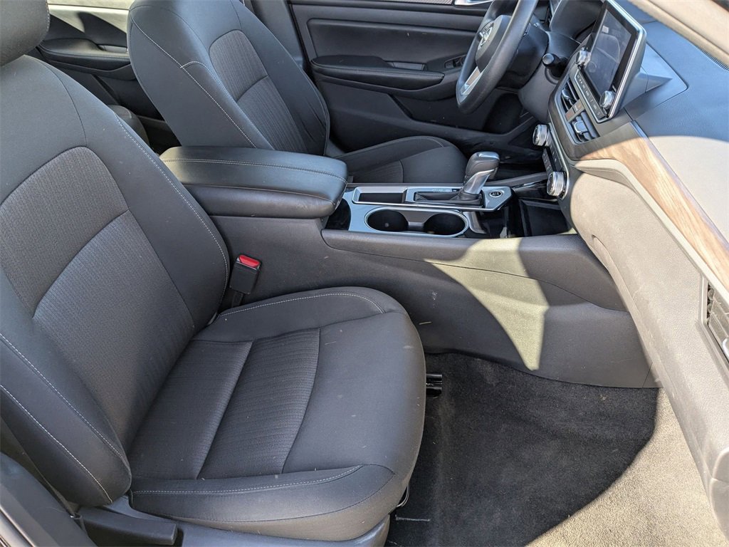Used 2024 Nissan Altima 2.5 SV image 32