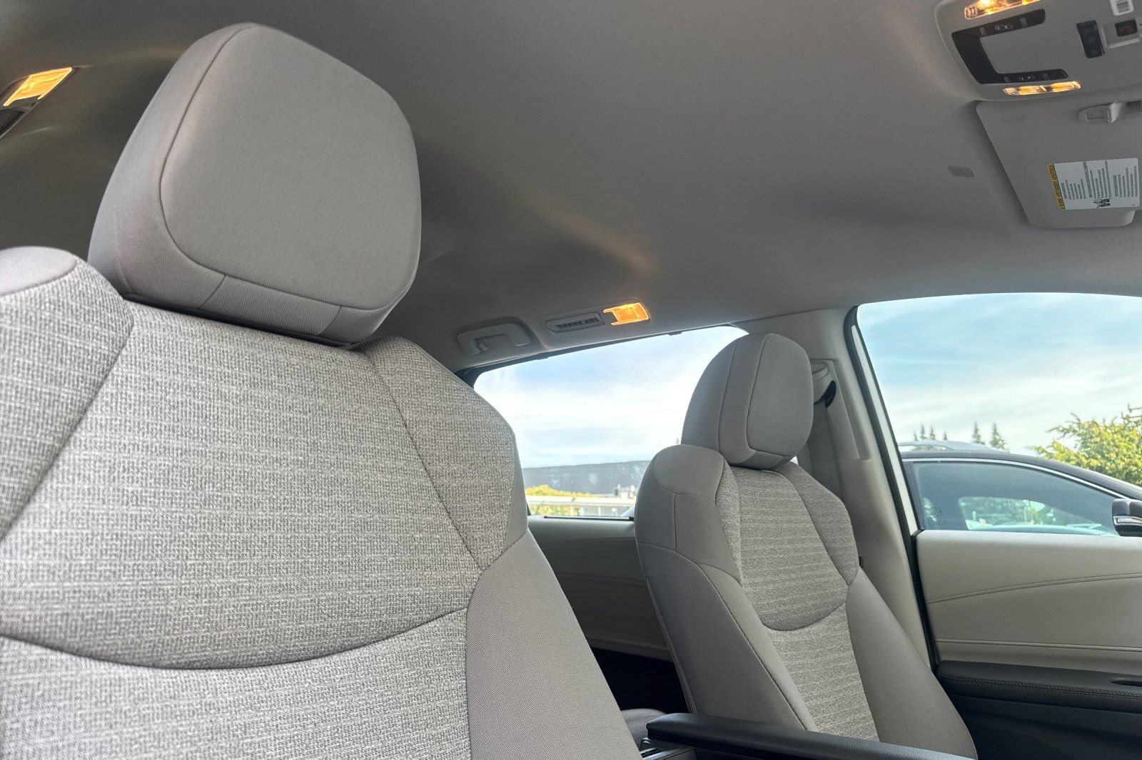 Used 2023 Toyota Sienna LE FWD image 17