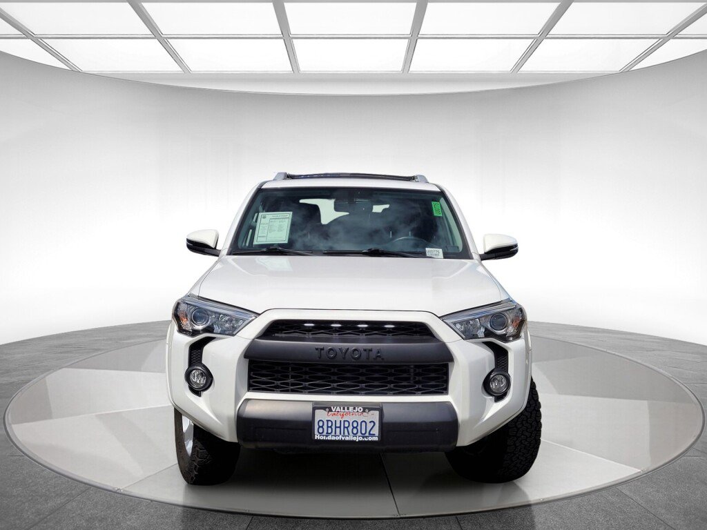 Used 2017 Toyota 4Runner SR5 Premium AWD/4WD image 2