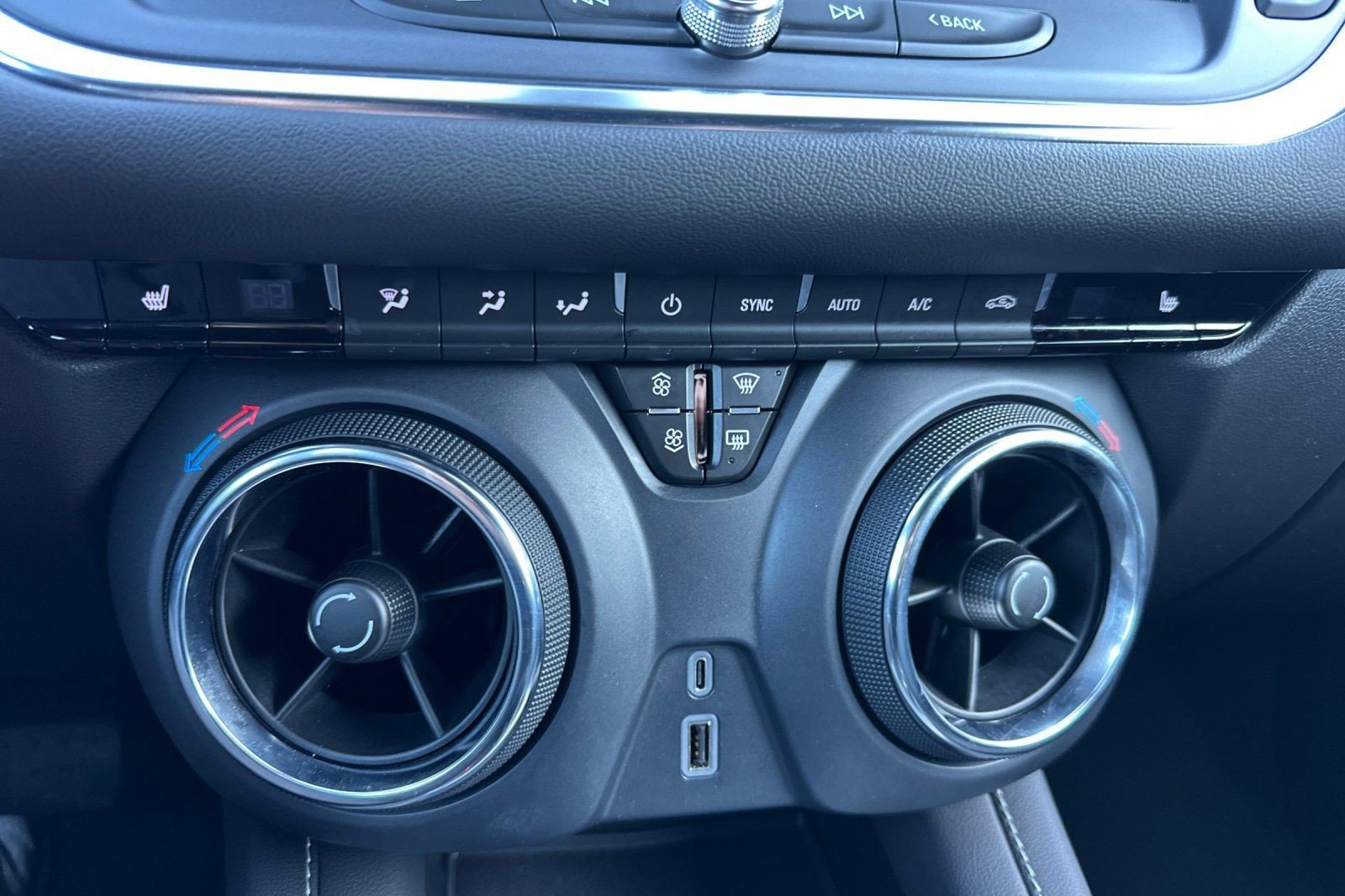 Certified 2025 Chevrolet Blazer LT image 24