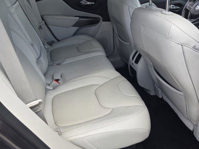Used 2019 Jeep Cherokee Limited w/ Luxury Group FWD image 14