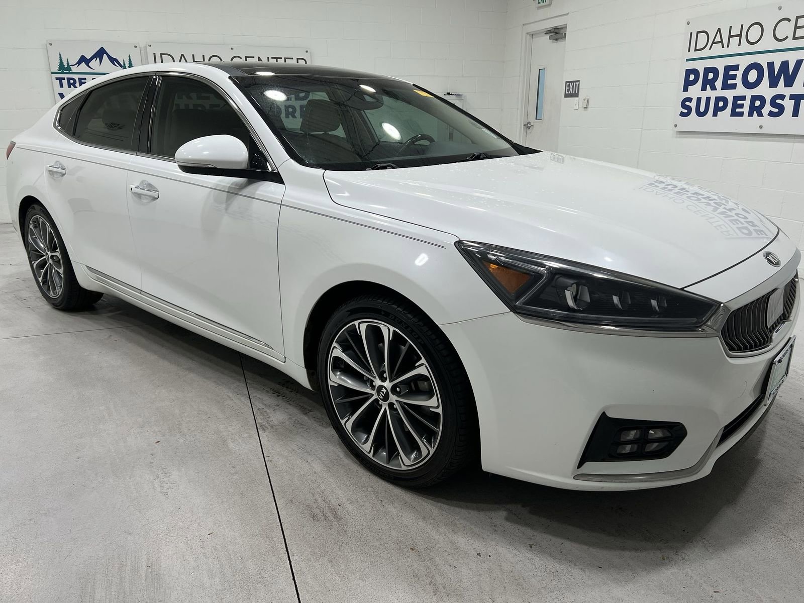 Used 2019 Kia Cadenza Technology video 2