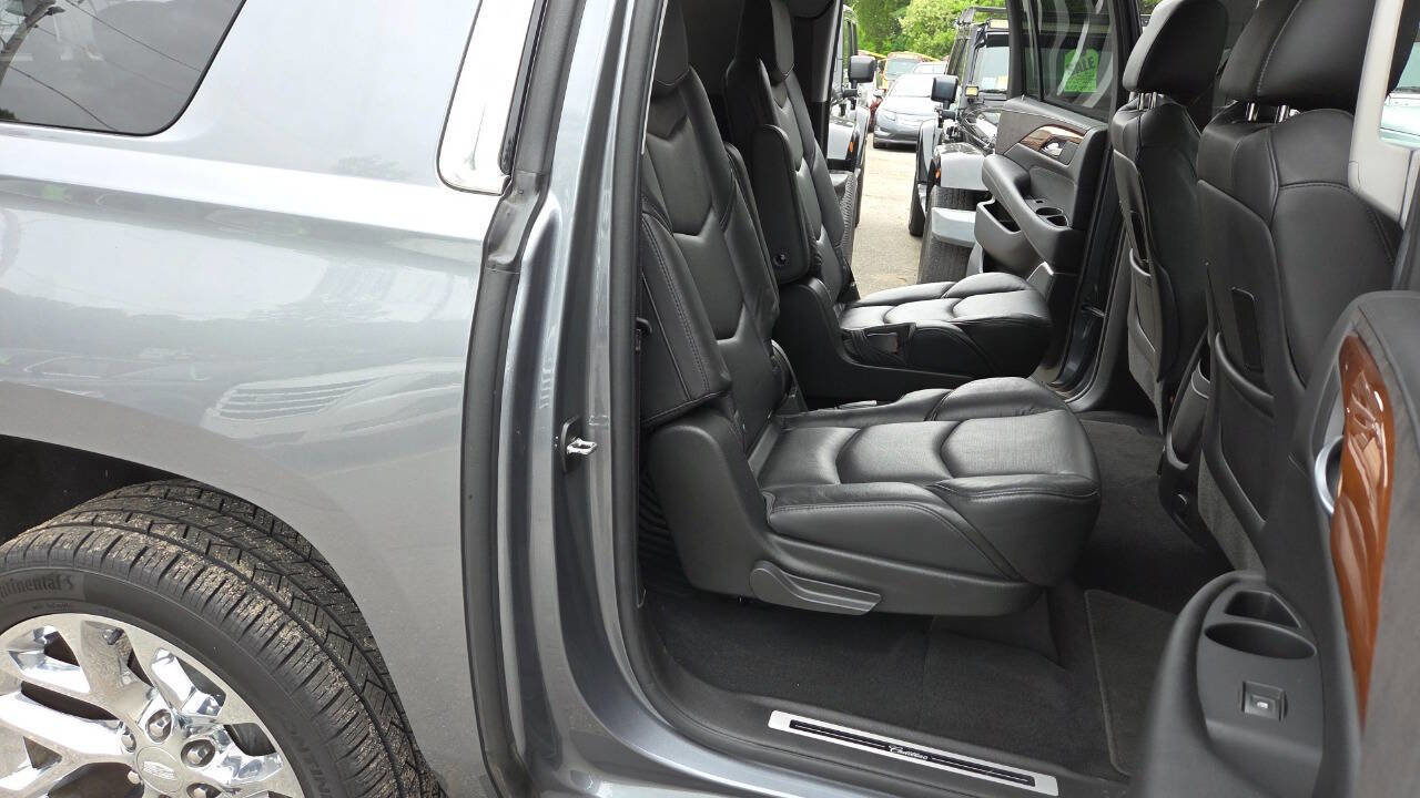 Used 2018 Cadillac Escalade ESV Premium Luxury AWD/4WD image 45