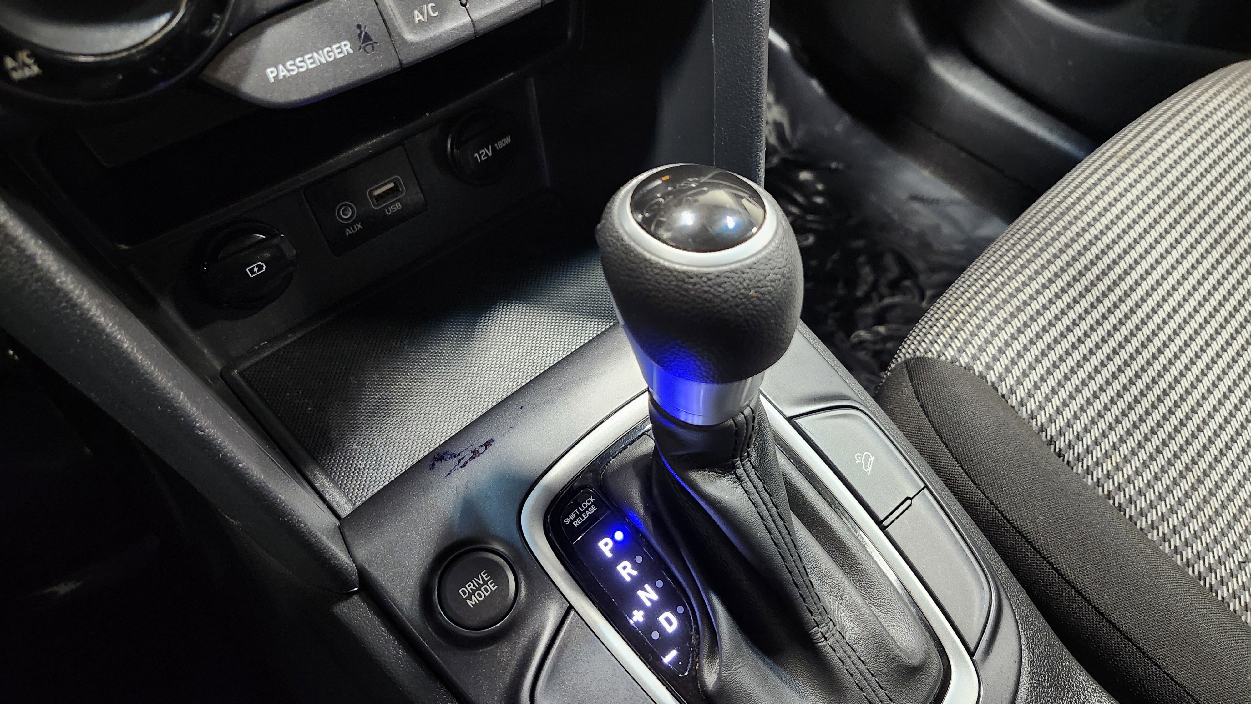 Used 2021 Hyundai Kona SE image 28