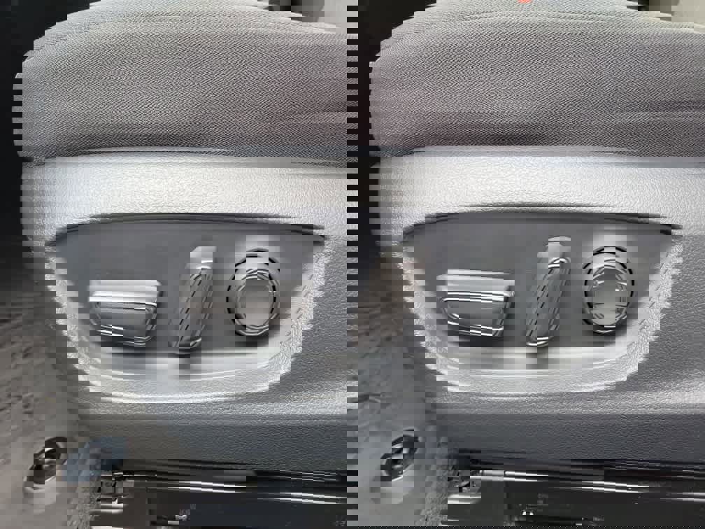 Used 2022 Toyota Camry LE w/ Convenience Package image 23