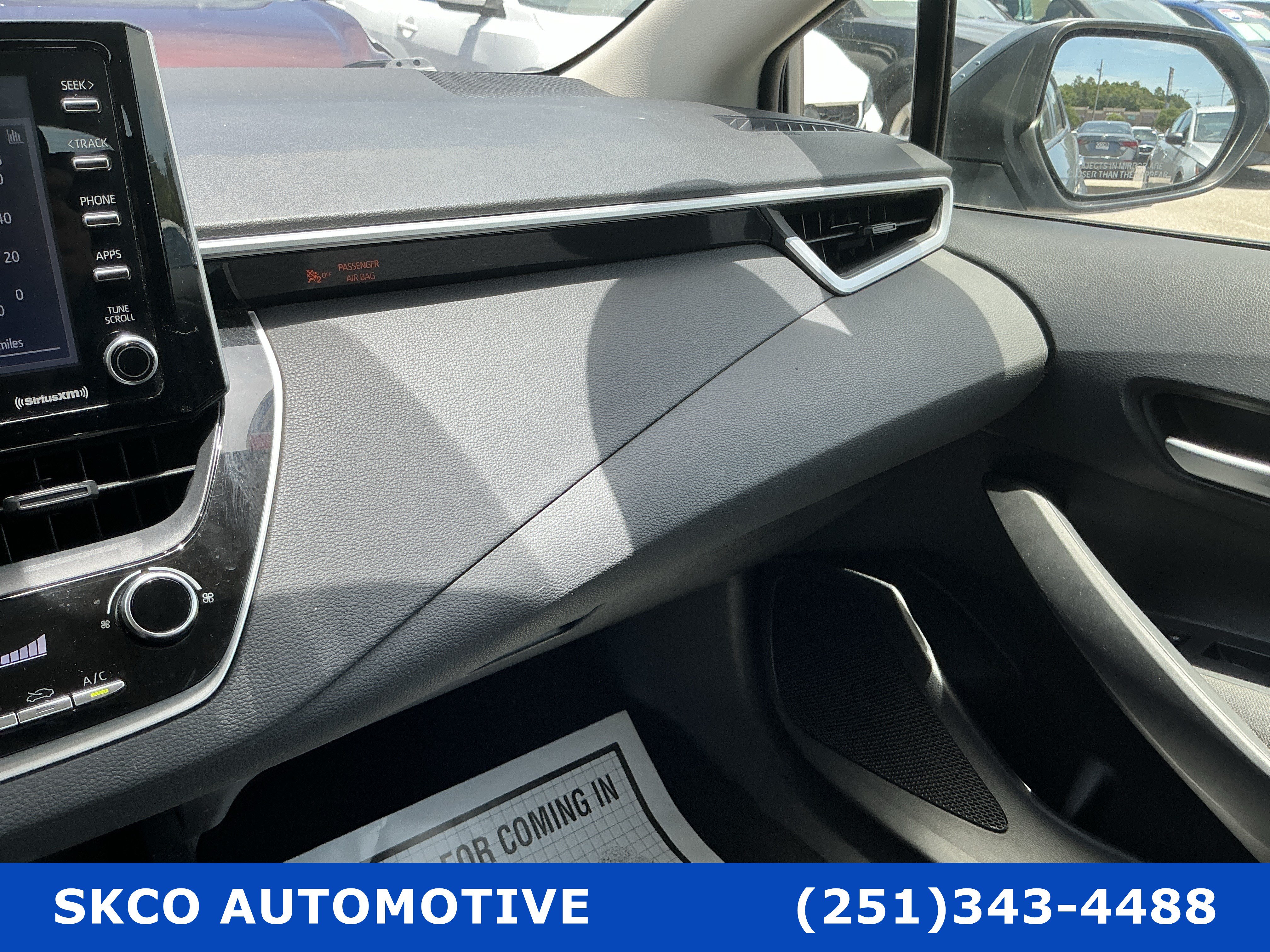 Used 2021 Toyota Corolla LE FWD image 24