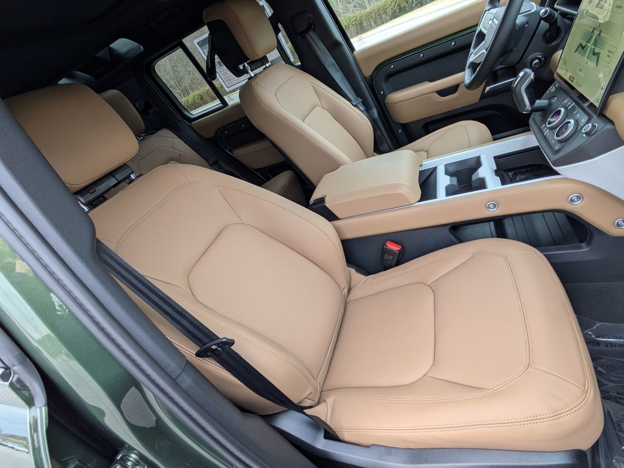 New 2026 Land Rover Defender 110 X-Dynamic SE image 30